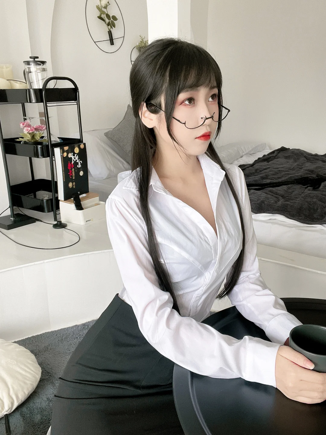 不呆猫 - 黑丝包臀OL [24P,5V-908MB] tg@simisebaisi 【丝足阁】008.webp